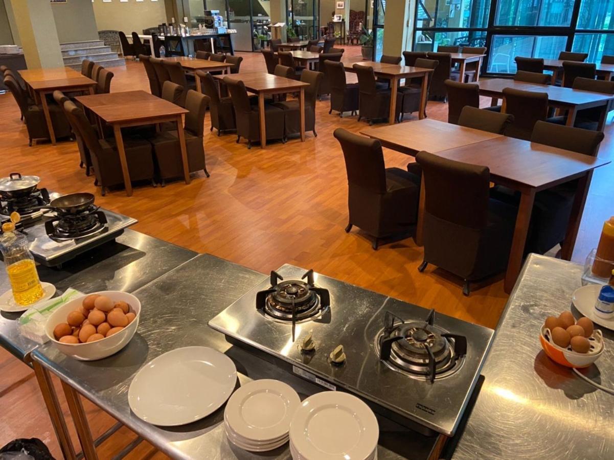 Work Den Chiangrai Hotel Чианг Рай Екстериор снимка