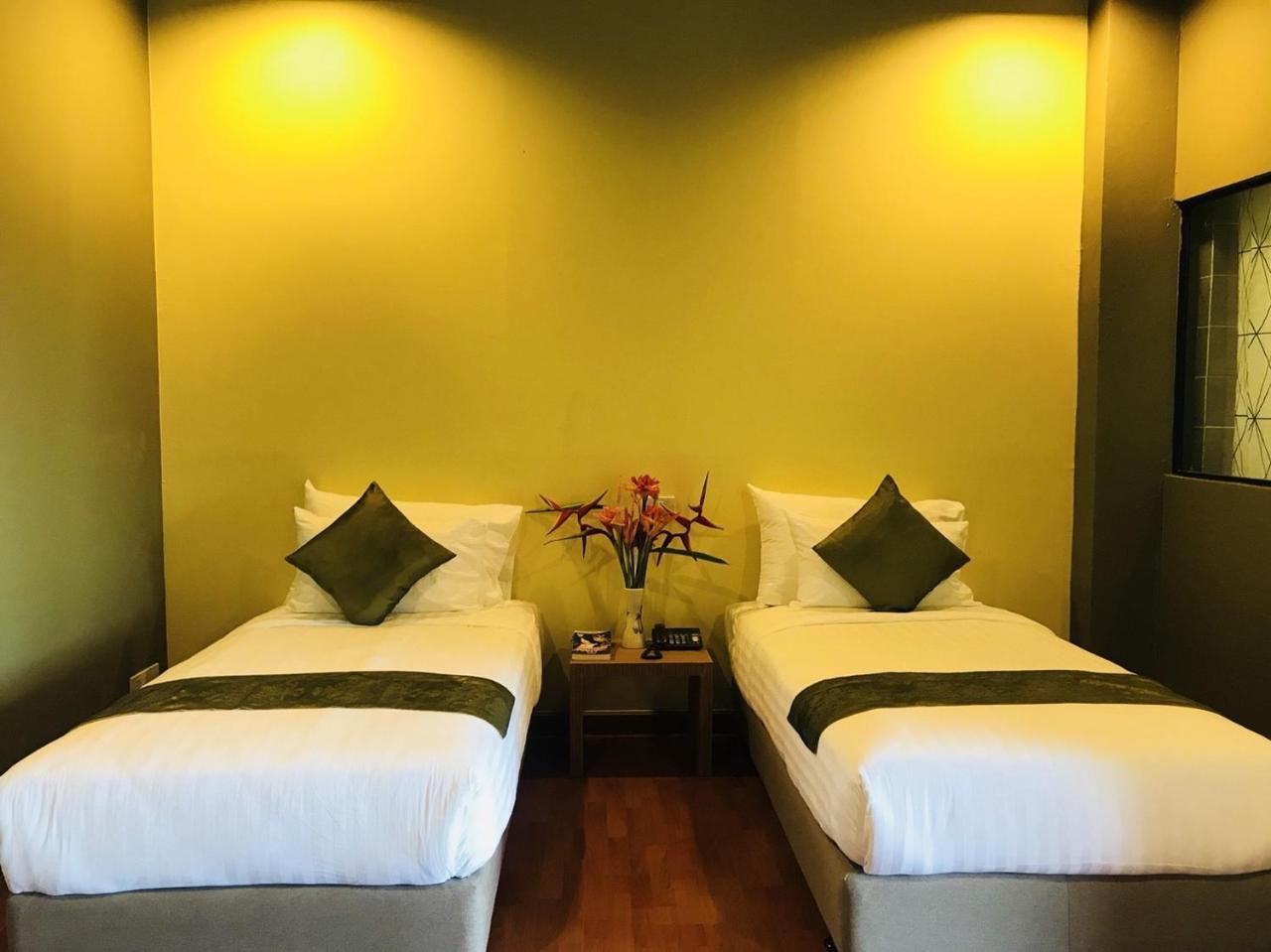 Work Den Chiangrai Hotel Чианг Рай Екстериор снимка
